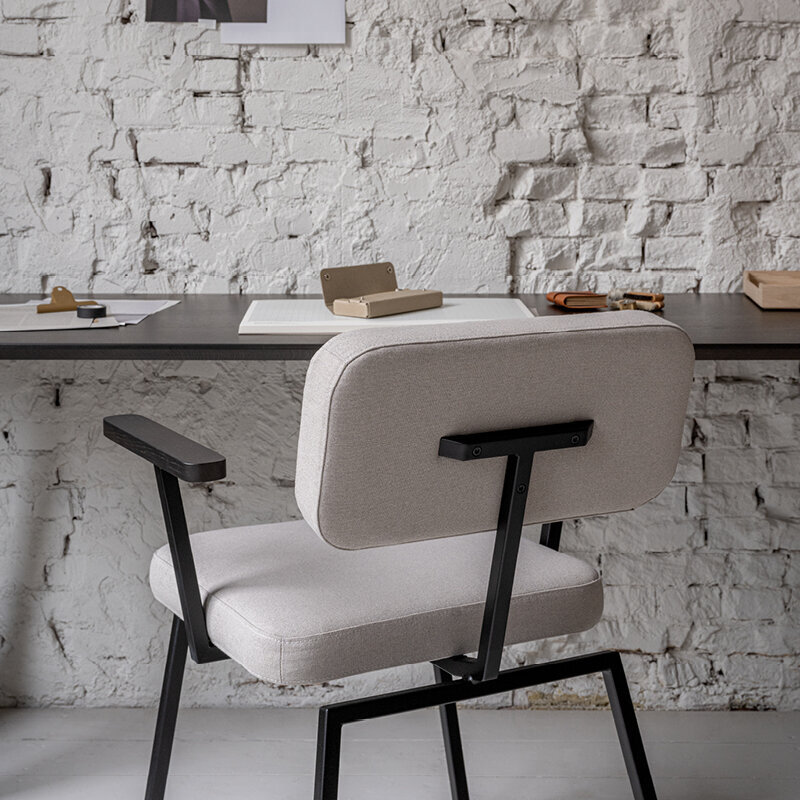 Rectangular Design dining table | New Classic Home Desk Steel black powdercoating | Oak hardwax oil natural light | Studio HENK| 