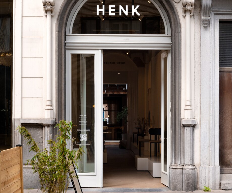 a HENK store